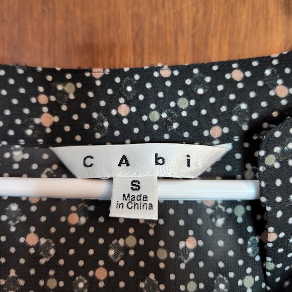 CAbi Swiss Dot Sheer Woman’s Black Short Sleeve Blouse Size Small - Picture 2 of 4